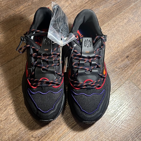 ADIDAS - OZWEEGO ZIP - CHINESE NEW YEAR SIZE 9 - Picture 3 of 11